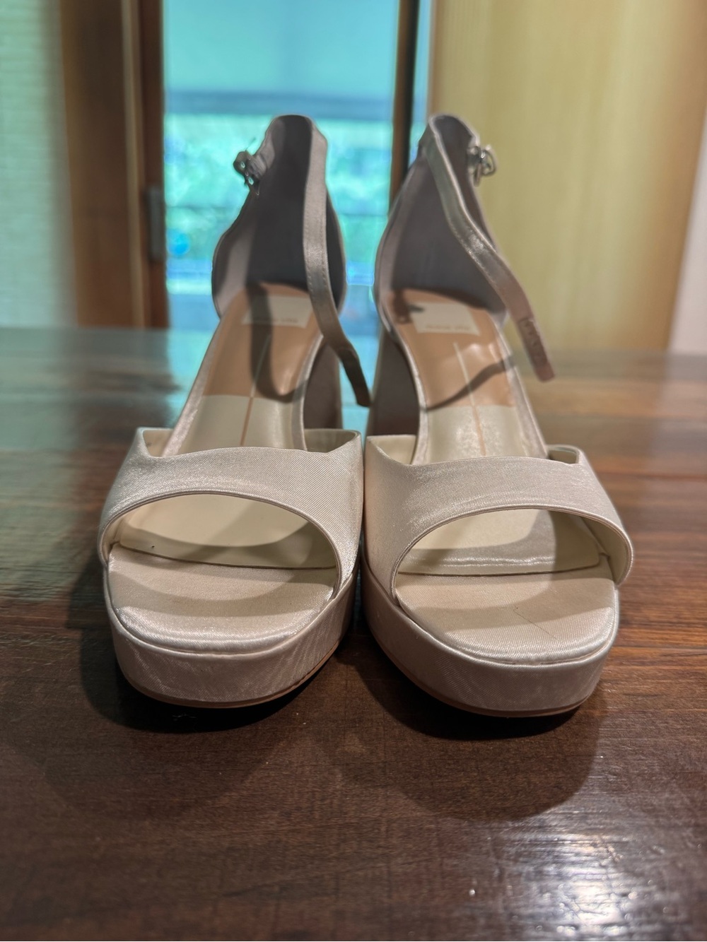 Dolce Vita Pandro Wide Soft White Heels Size 7.5